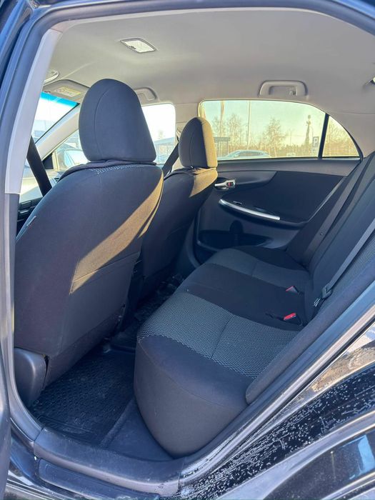 Тойота Карола в отличном состоянии . Родной окрас . Стекла фары родные