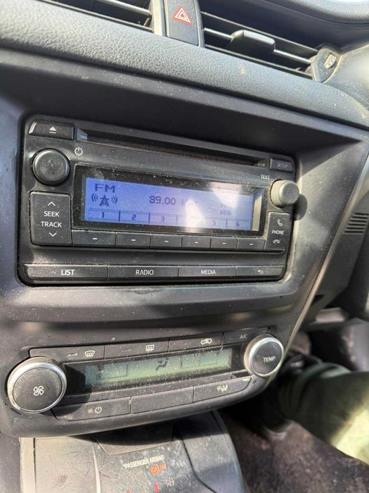 На части Тойота Авенсис 1,6д 2016 година