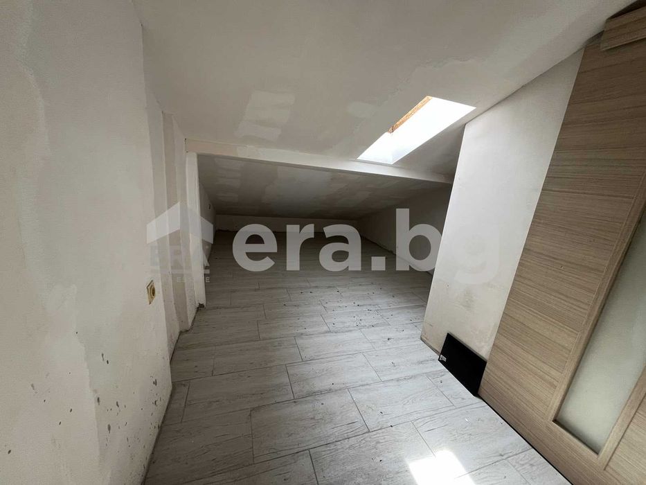 Дава се под наем Едностаен апартамент в Варна, Колхозен пазар - 30 кв.м за 33000 € - Снимка #1