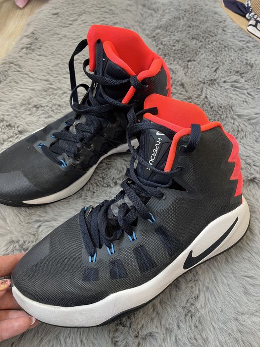 Nike Hyperdunk високи кецове юношевски
