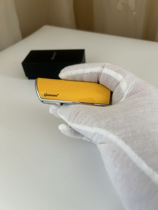 Guevara запалка с 3 Jet пламъка + пънч и подаръчна кутия