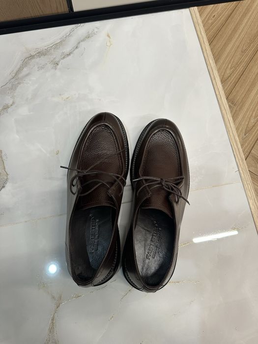 Продам туфли дерби новые