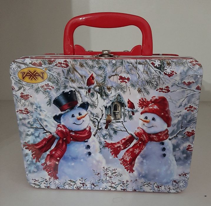 Чемоданчик  в  отличном  состоянии