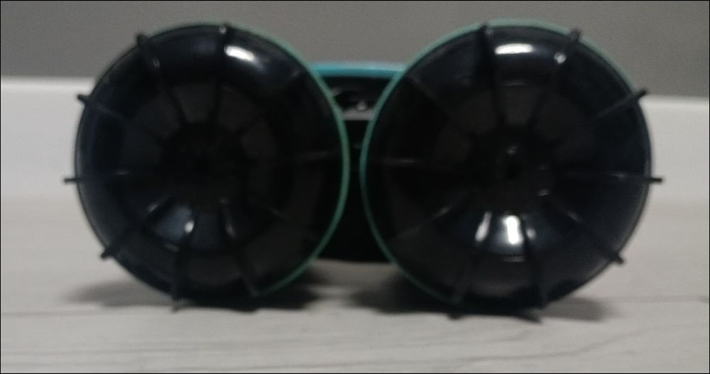 Машинка на пульте управления