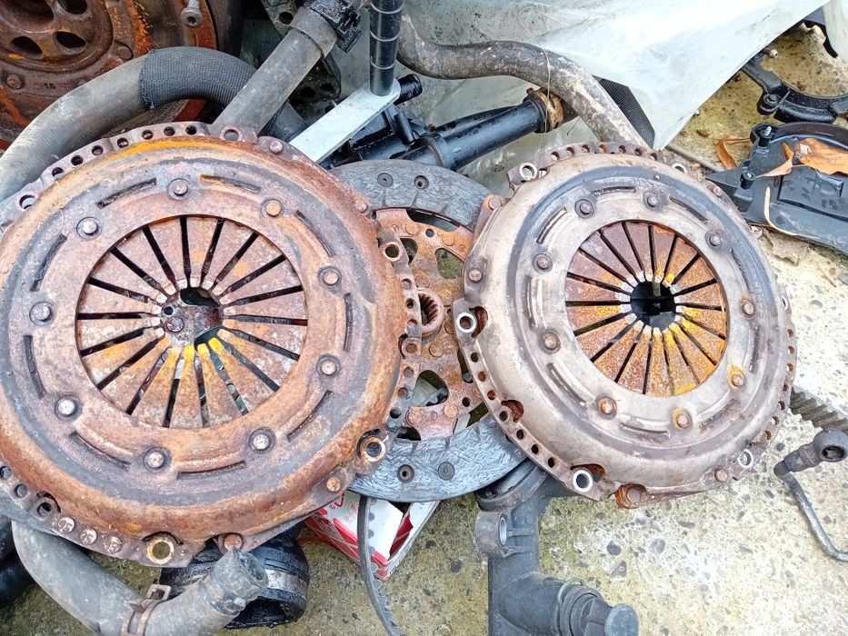 Vând piese peugeot 307 1.6hdi 109cp