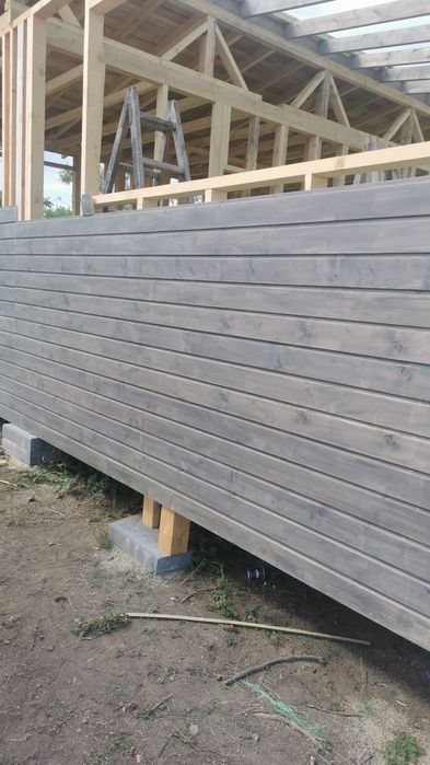 Изграждаме дървени навеси, парапети, подиуми с декинг и др.