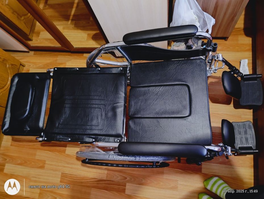 Инвалидное кресло-коляска для взрослых.