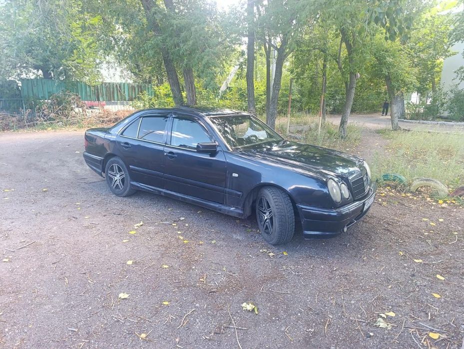 Мерседес Е 200 лупарик