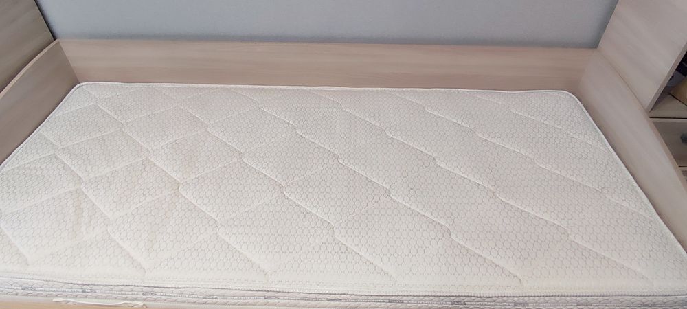 Продаю гарнитур в детскую, подростковую комнату