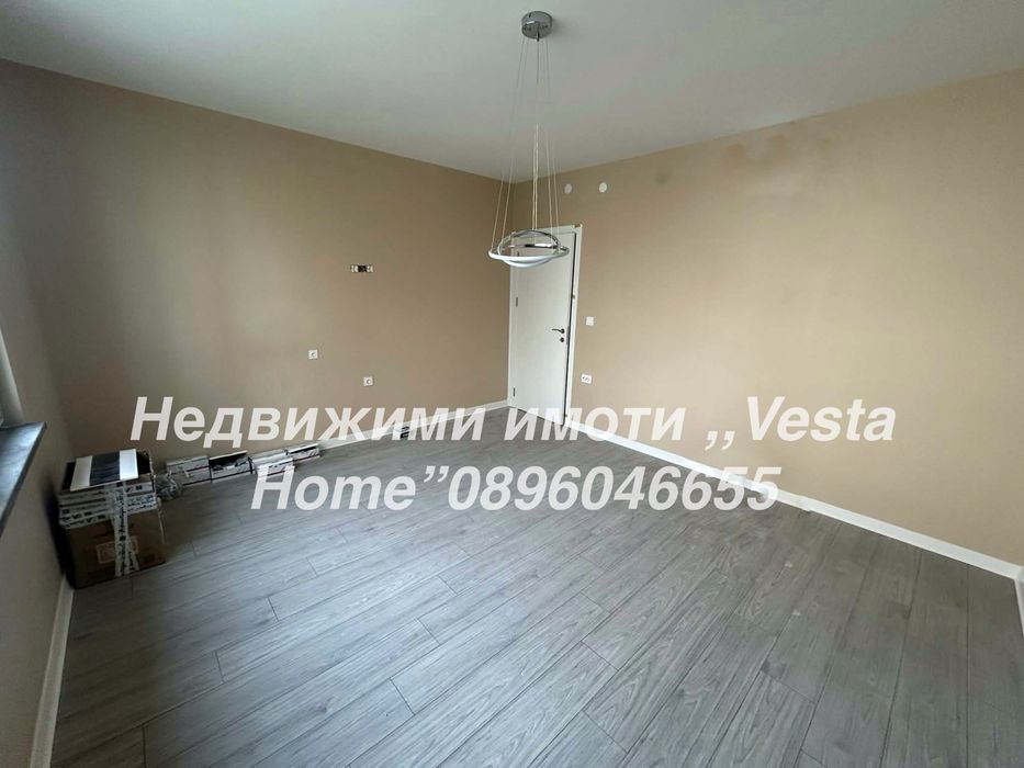 Продава се Тристаен апартамент в Казанлък - 100 кв.м за 918 €/кв.м - Снимка #2