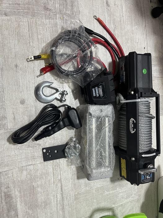 Troliu 12000 lbs 24 V