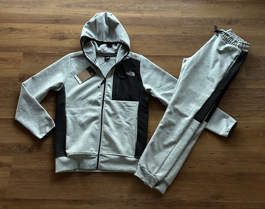 Мъжки,памучен,светло сив екип The North Face с гумирано лого