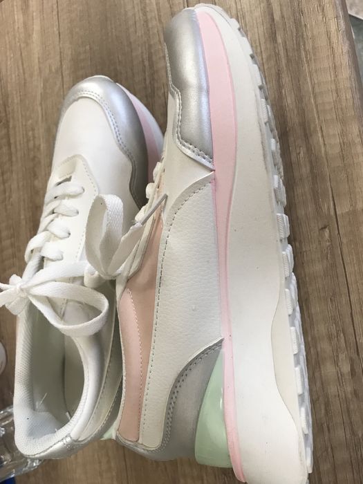 Дамски нови маратонки