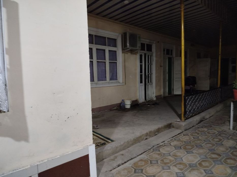 Сергели Бобур махаллада ховли сотилади