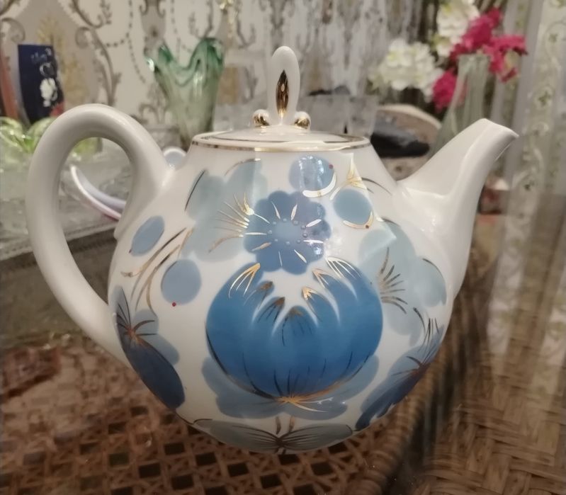 Большой, Советский чайник 3л и 200гр.