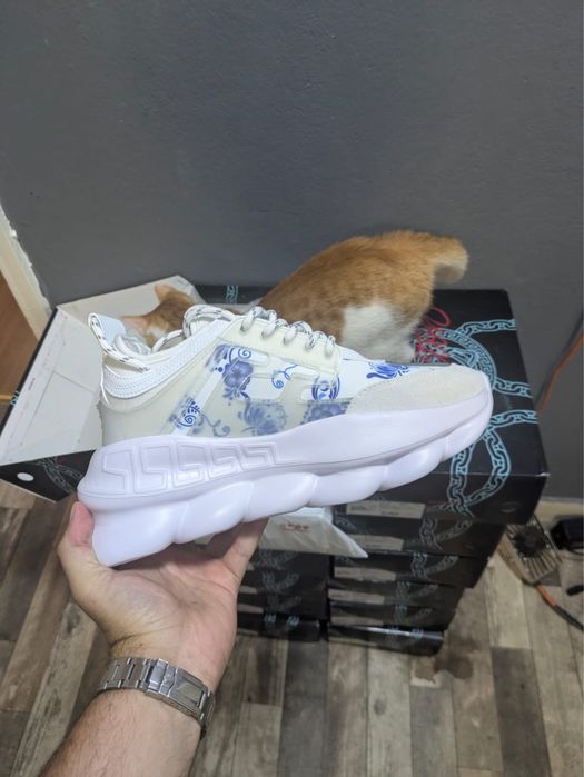 Versace chain reaction