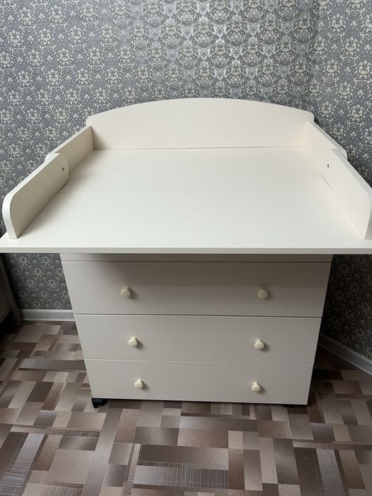 Пеленальный столик