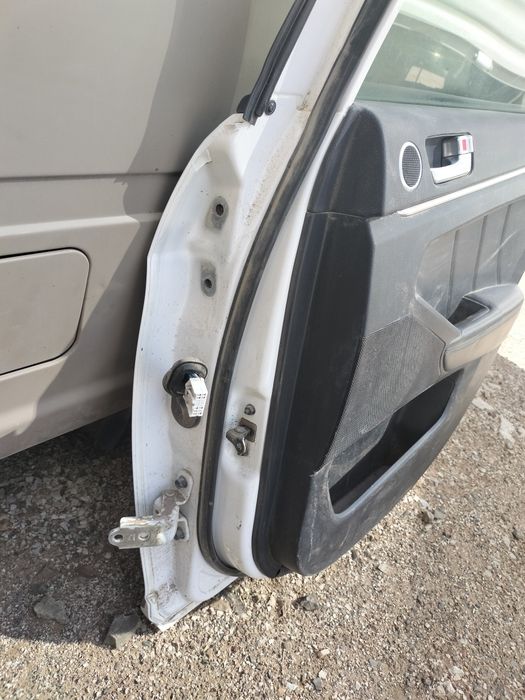 Задняя дверь KIA K7