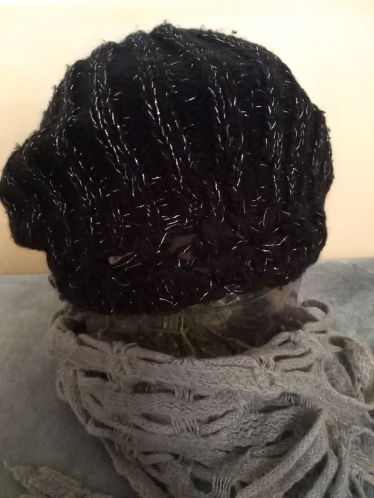 Продам шапочки вязанные