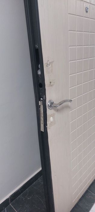 Сыртқы есік левый