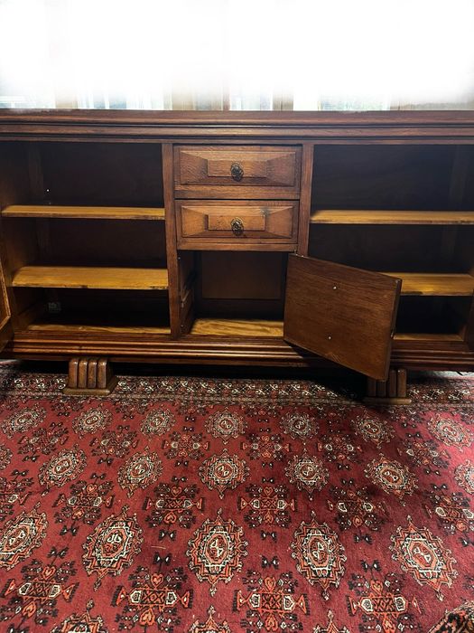 Масивен дъбов бюфет