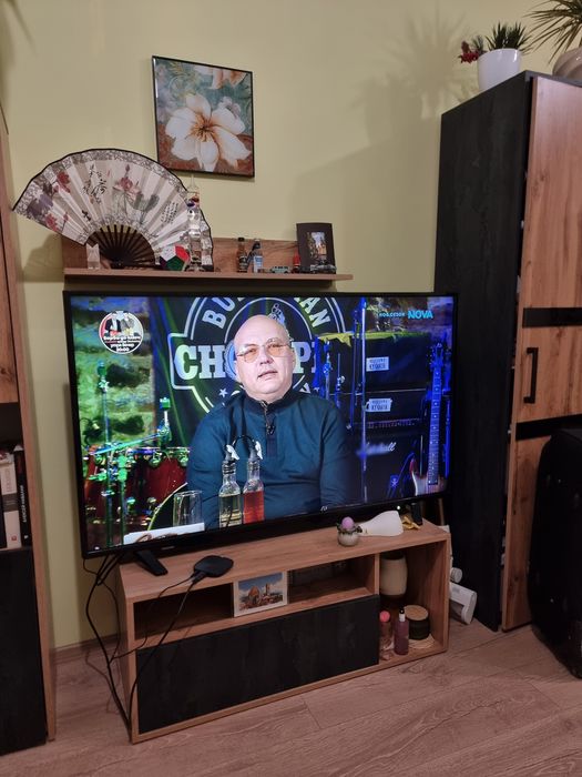 Toshiba smart tv 55
LCD COLOUR TV
MODĚL NO. MODELE / MODELL Nr. : 55UA