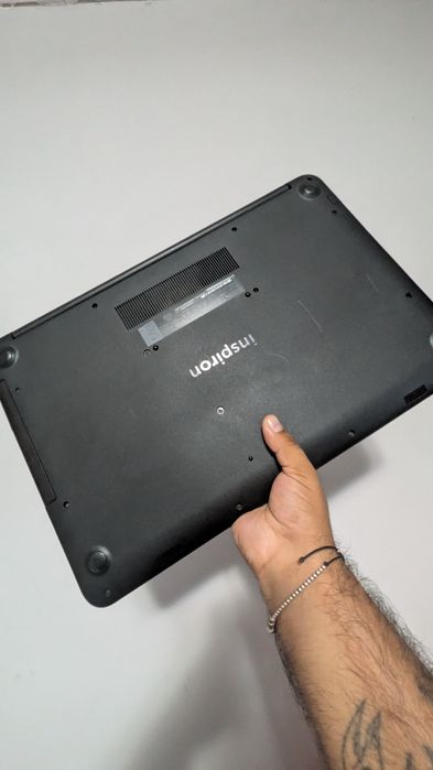 Dell inspiron 17 inch i7generatia 7 video 4gb