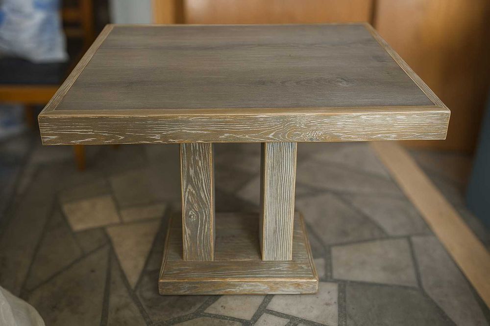 Трапезна Маса от Масивна Дървесина