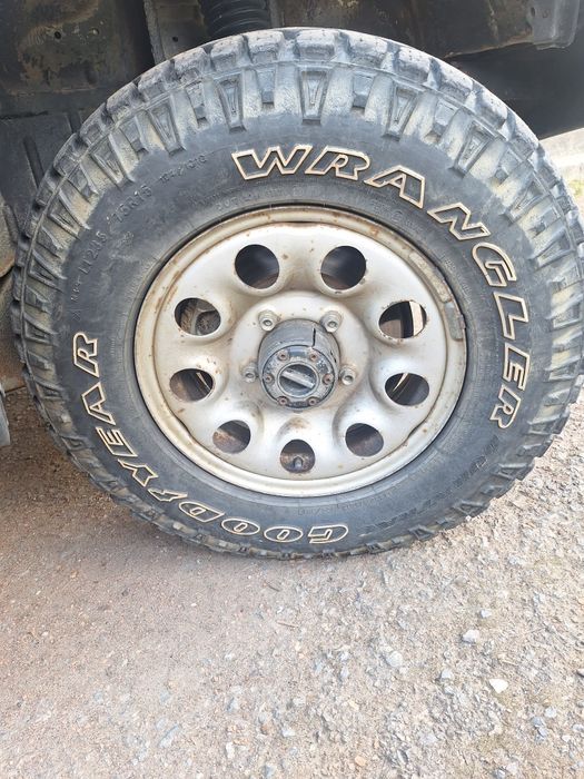 Джанти с гуми за suzuki vitara
