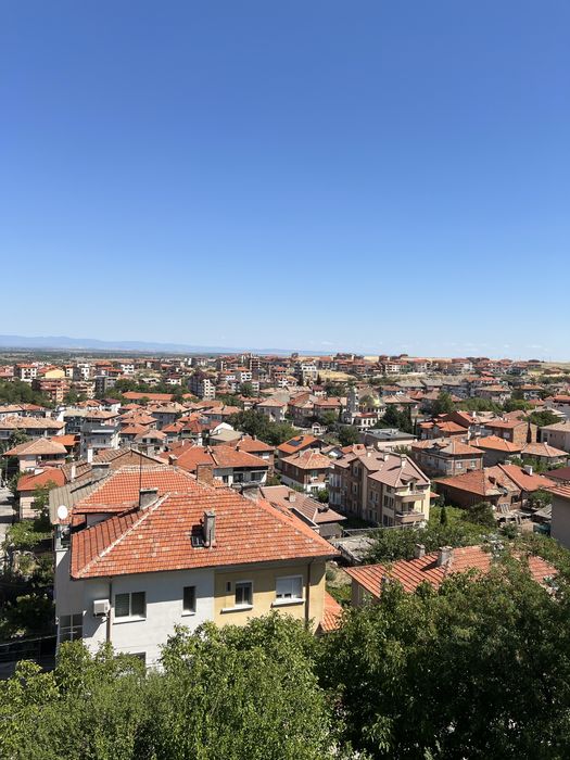 Многостаен с гараж и паркомясто