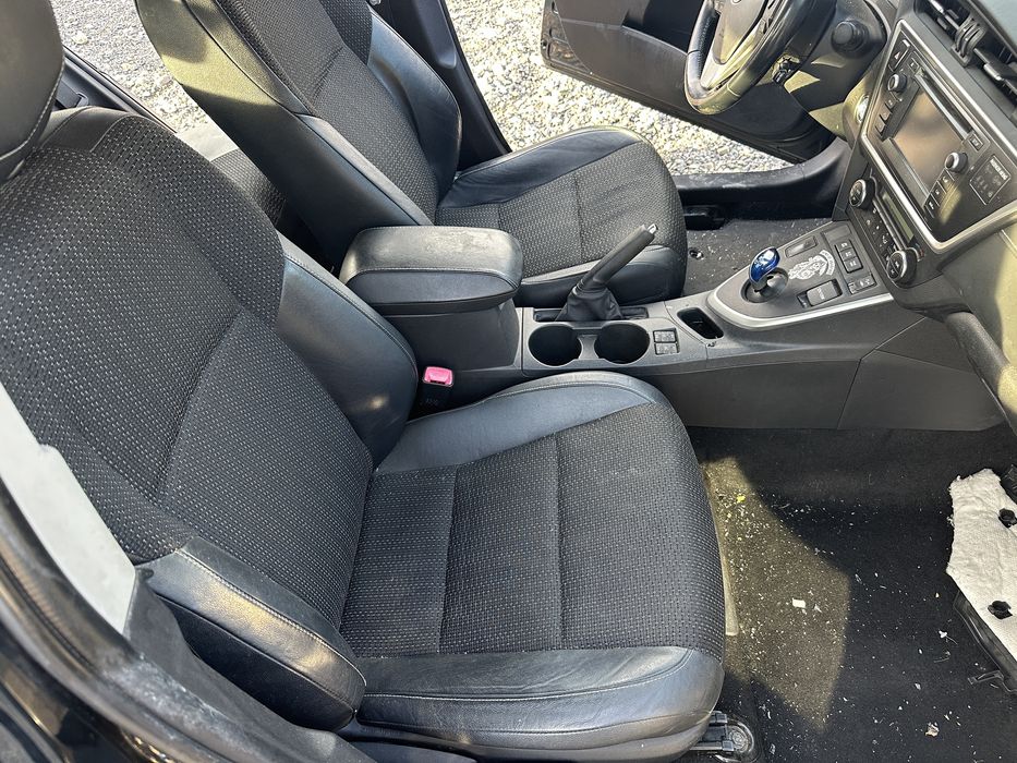 Toyota Auris Тойота Аурис 1.8 hybrid 136 кс 2014 На Части!