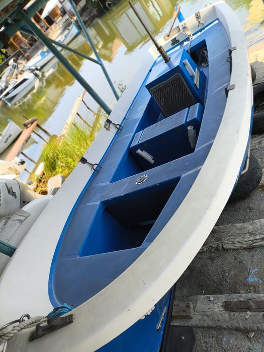 Лодка от стъкломат