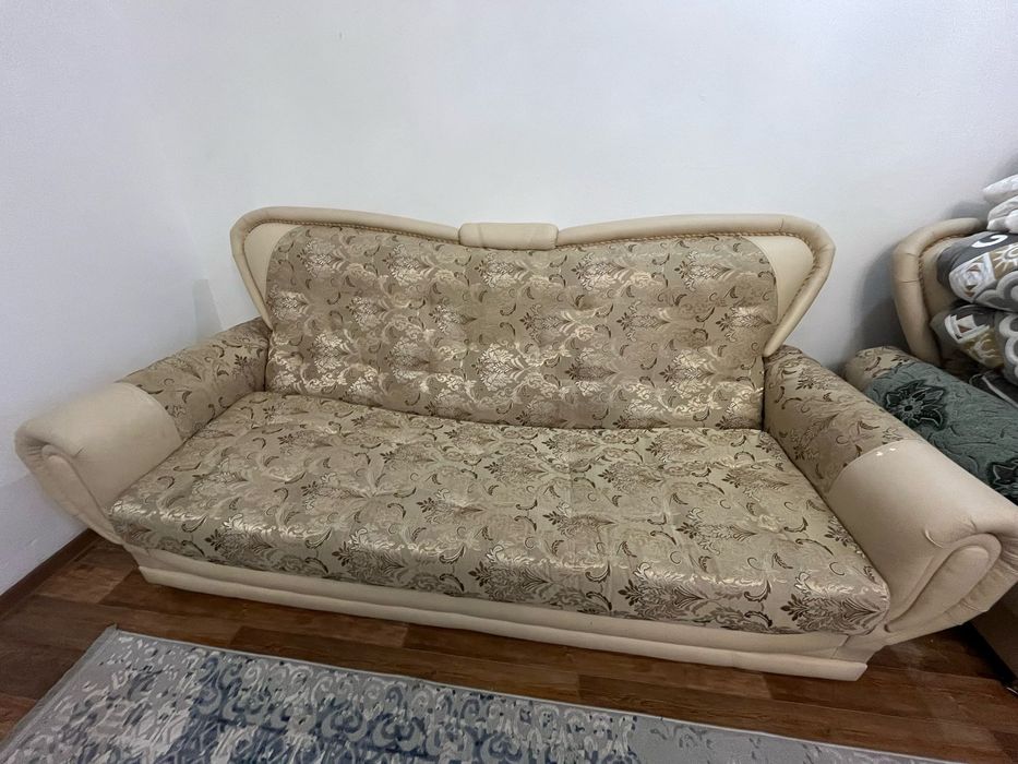 Диван и кресло подушки