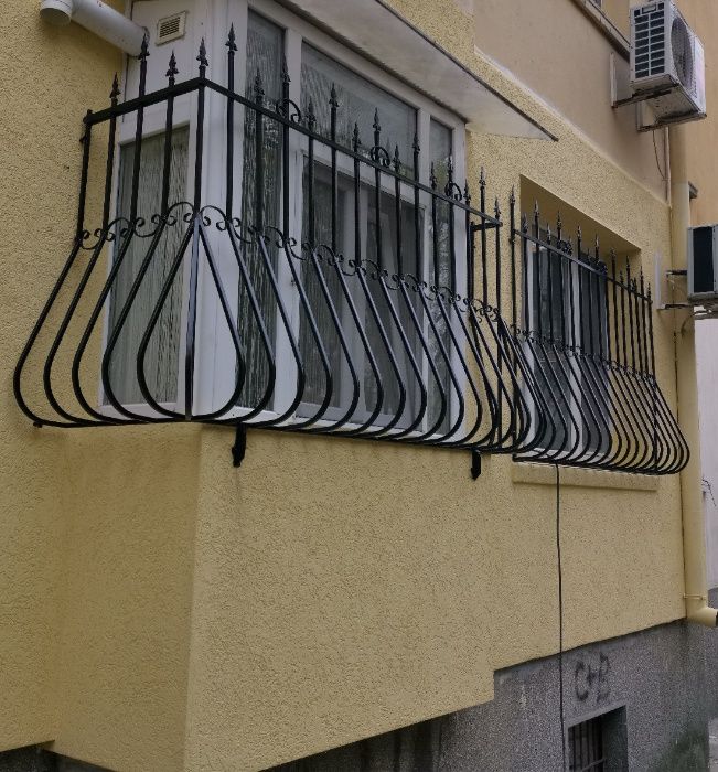 Ковано желязо - парапети, врати, огради и др.