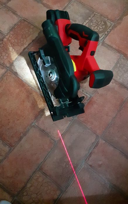 Fierastrau circular de mână cu acumulator 20V 2 A Li-ion și încărcător