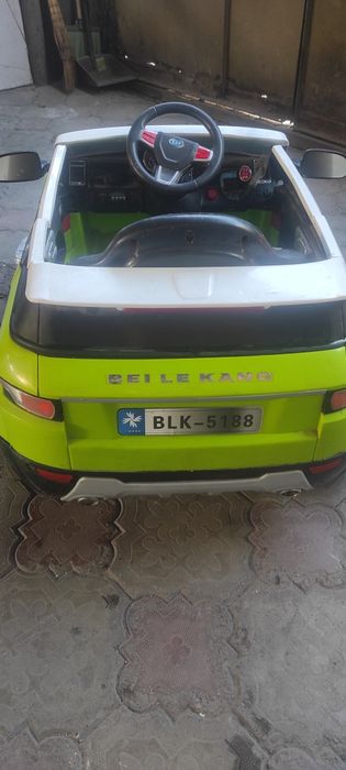 Продам машину салатного цвета