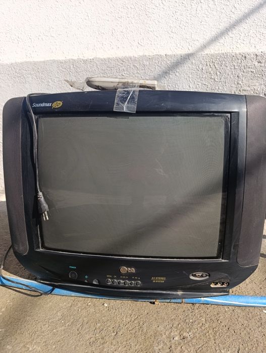 Televizor LG sotiladi radio padarka