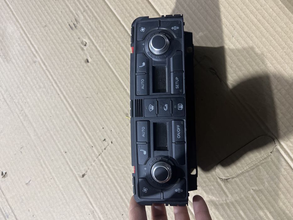 Panou Clima Audi A8 D3 Cod 4E0820043G