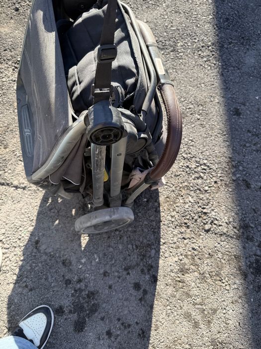 Коляска прогулочна