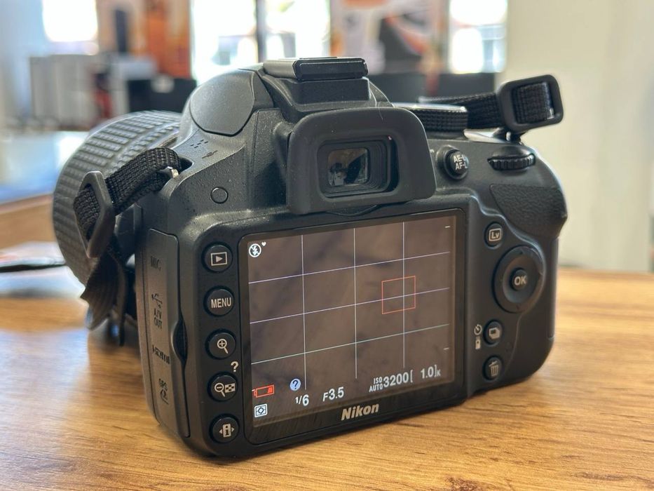 Nikon      D3200