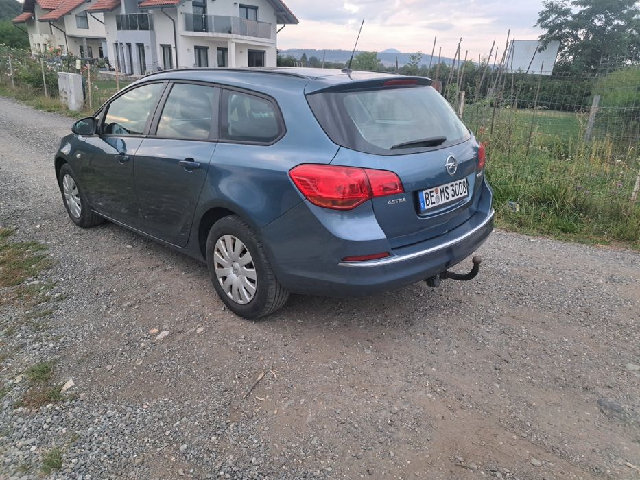 Opel Astra j 2013