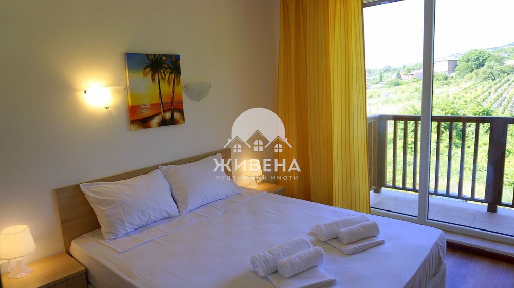 Триетажна къща в комплекс, с.Рогачево, площ 131 кв.м