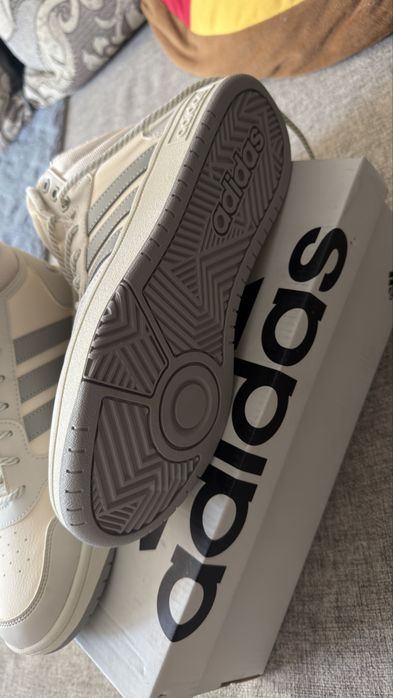 Кроссовки Adidas, оригинальные, новые