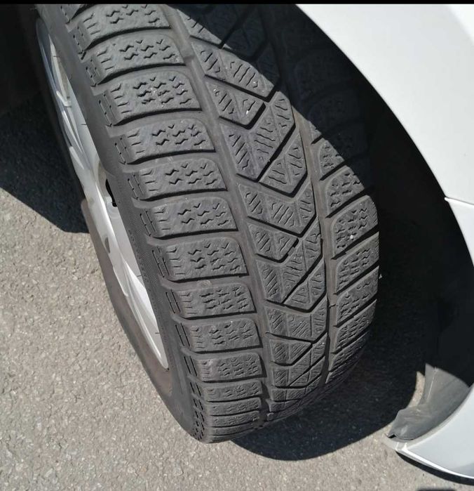 Roti PIRELLI complete vw otel,sottozero 3, Dot 2017 215 60 r16 ,5x112