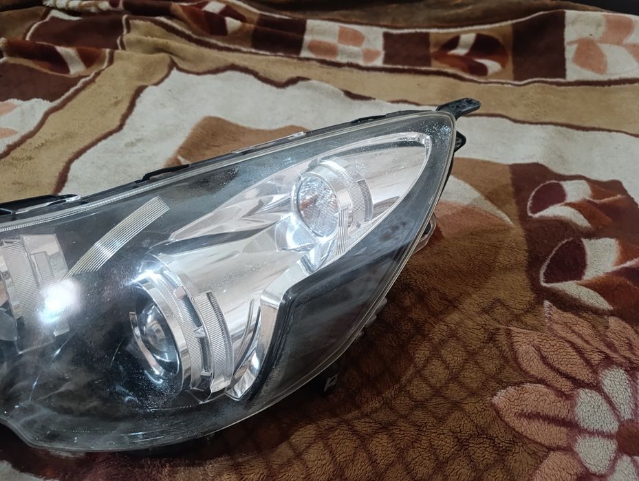 Фара на Субару Легаси Аутбэк до рестайлинг