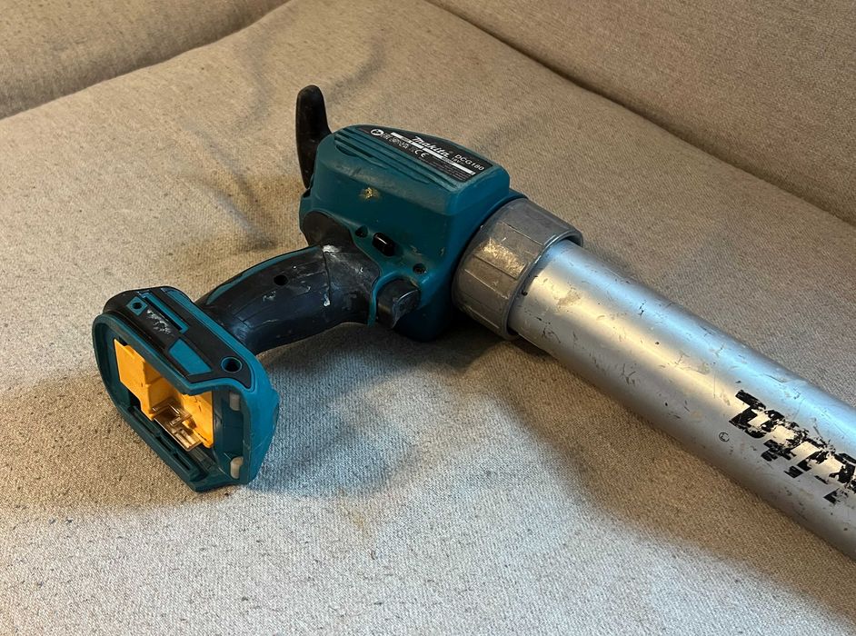 Pistol silicon Makita DCG180 18V LXT profesional doar corp