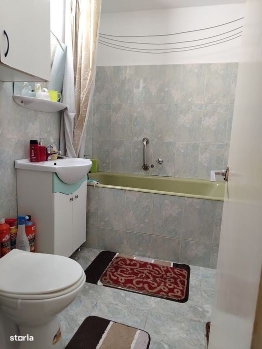 cv 184 Bd.Republicii, apartament 2 camere decomandat , etaj I