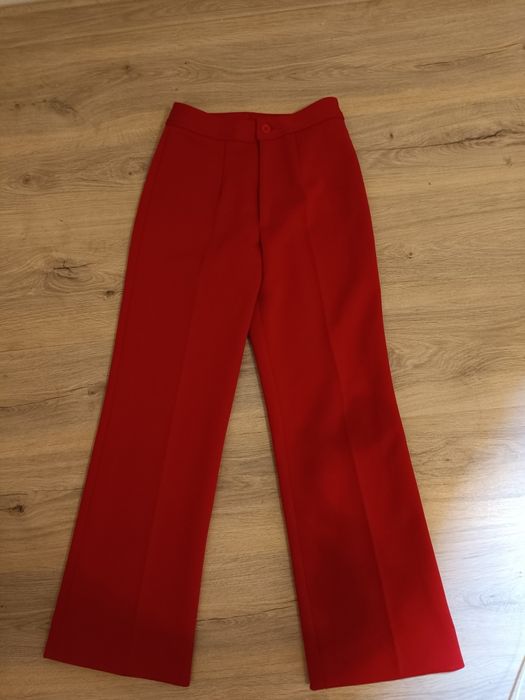 Червен панталон прав