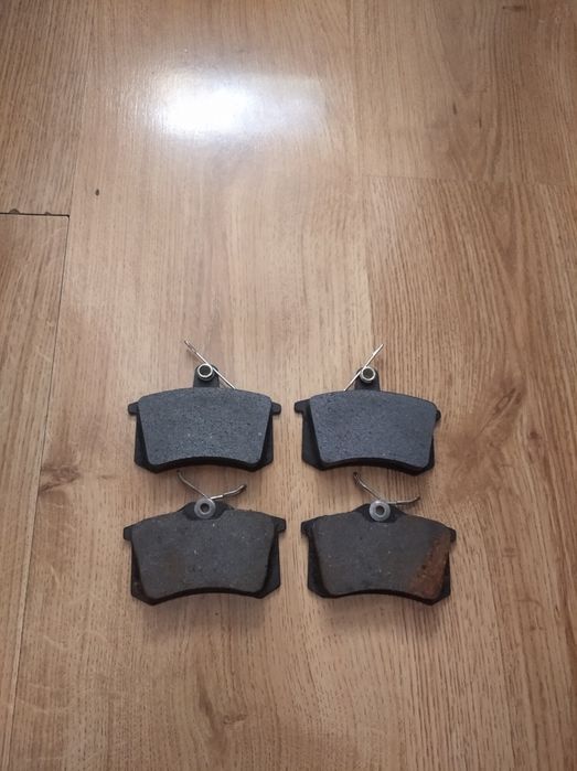 Тормозные колодки Ауди 80 б4
