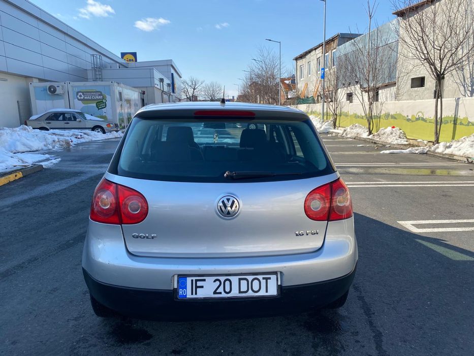 Volkswagen - Golf 5 1. 6 benzina  6 +1 - 115CP - 2007  stare excelentă